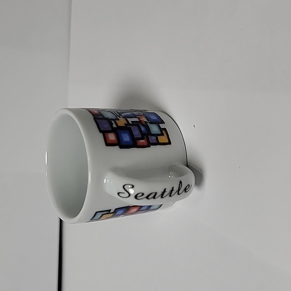 Little Seattle Cup - Picture 2 of 3